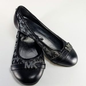 Sz 12 Michael Kors Flats